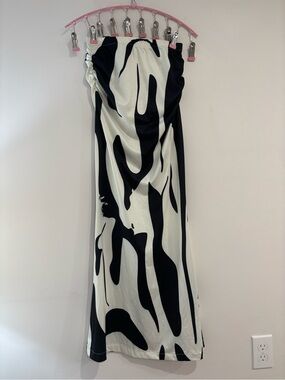 SHEIN Black & White Abstract Maxi Skirt
